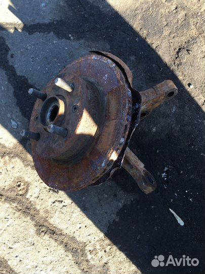 Поворотный кулак левый hyundai accent