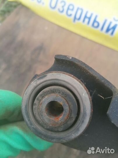 Рычаг передний правый Renault Logan