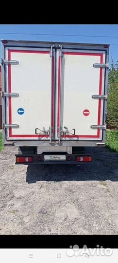 Nissan Cabstar рефрижератор, 2011