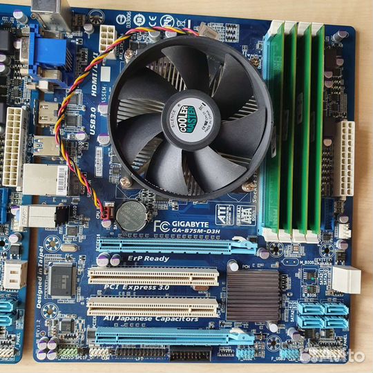 Материнская плата с процессором и памятью