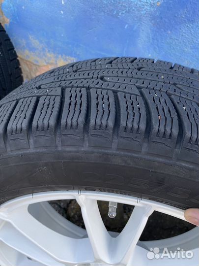 Зимняя резина с дисками 225/55R17