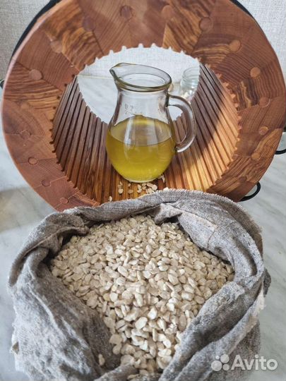 Масло холодного отжима сыродавленное кедровое