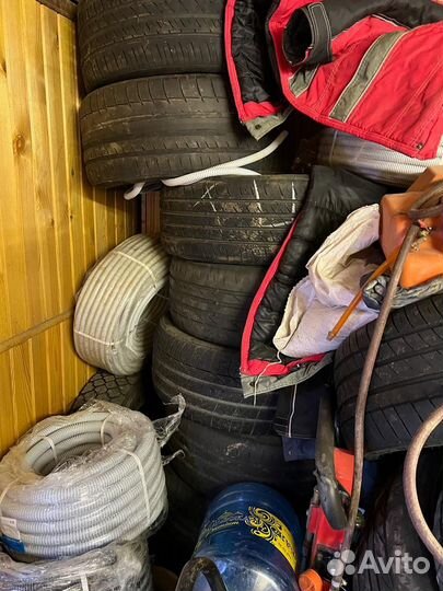 Nokian Tyres  Hakka Truck 844 275/35 R20