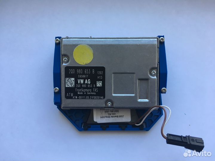 Кронштейн для камеры передних ассистентов VAG