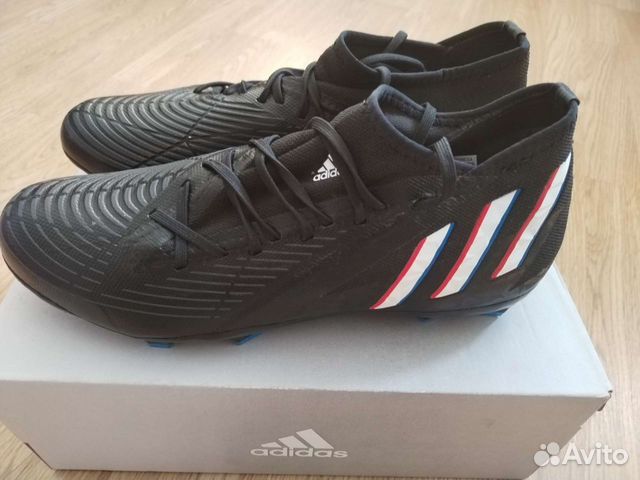 Футбольные бутсы adidas predator