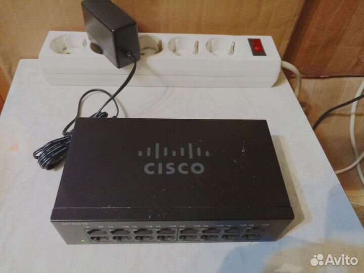 Сетевой коммутатор Cisco SF110D-16