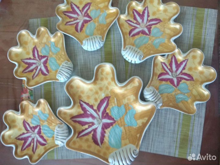 Набор тарелок