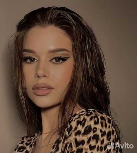 Make-up модель в школу макияжа