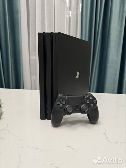 Игровая приставка ps4 pro