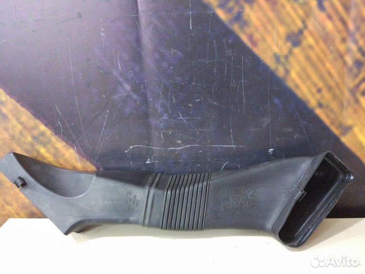 Патрубок воздушного фильтра Audi Allroad C5 BES