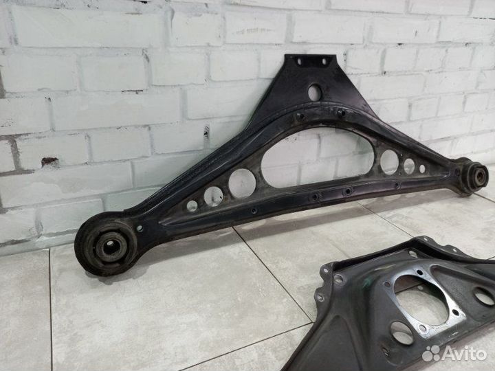 Задний подрамник Jaguar Xj6 X300 9jpfnb 4.0 1995