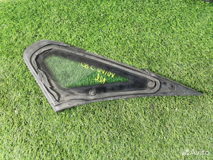 Форточка двери З.Л. Volvo S80 I