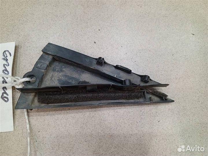 Уголок двери задней правой внутренний Toyota Coro