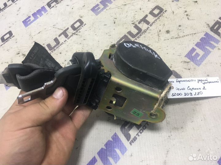 Ремень безопасности задний центр. Рено Сценик 2