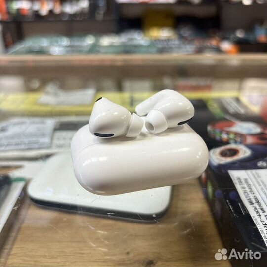 Наушники Apple AirPods Pro