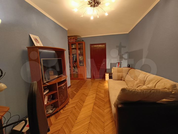 3-к. квартира, 54 м², 1/9 эт.