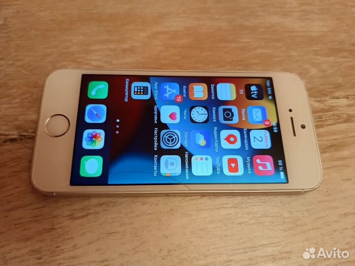 iPhone SE, 128 ГБ