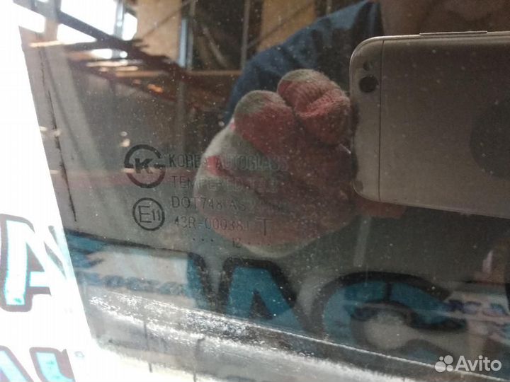 Стекло двери задней правой Kia Rio 3 834214X010