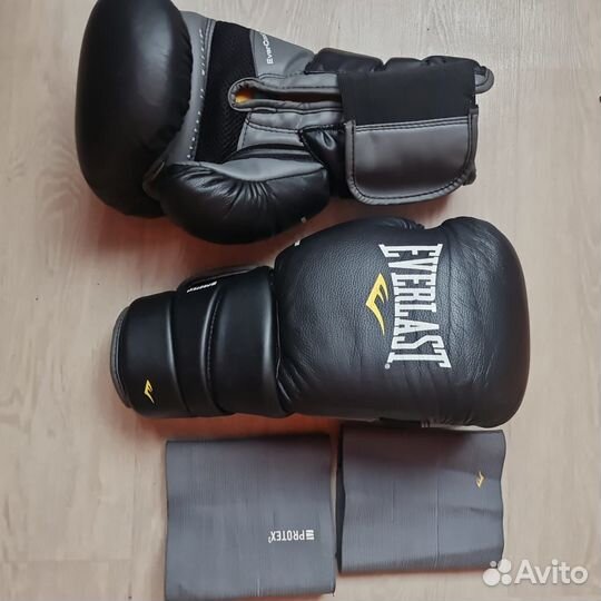 Боксерские перчатки everlast