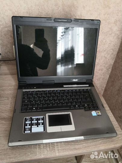 Ноутбук asus