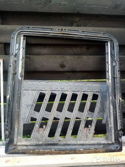 Люк Мерседес W202