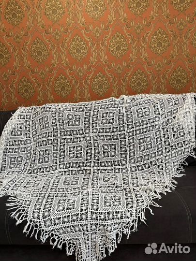 Скатерть и салфетки вязаные