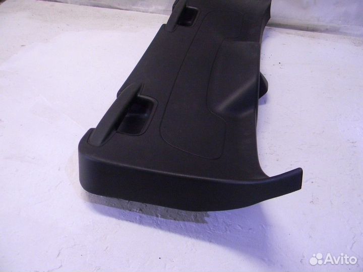 Обшивка двери багажника Focus III 2011