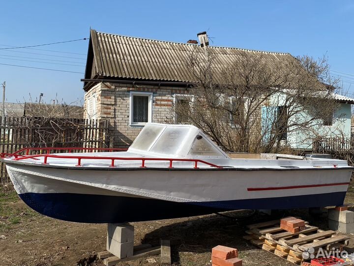 Катер амур с подвсным матором ямаха 2тактный