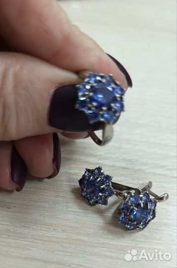 Серебряные серьги и кольцо с танзанитом