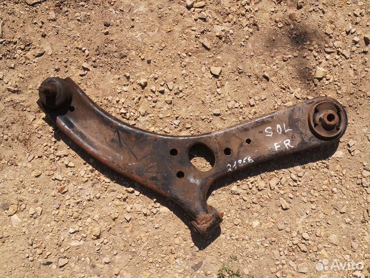 Рычаг правый Solaris 1