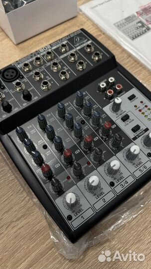 Микшерный пульт behringer xenyx 802