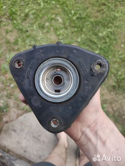 Опора амортизатора