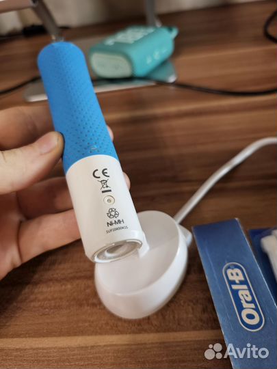 Электрическая зубная щетка braun oral b