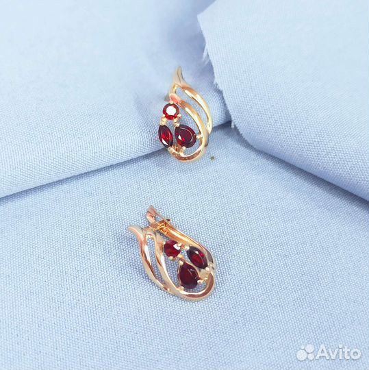 Золотые серьги