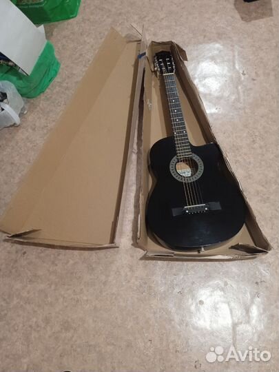 Акустическая гитара