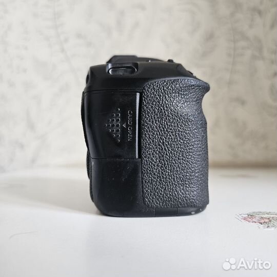 Зеркальный фотоаппарат Canon 6D Хороший Комплект