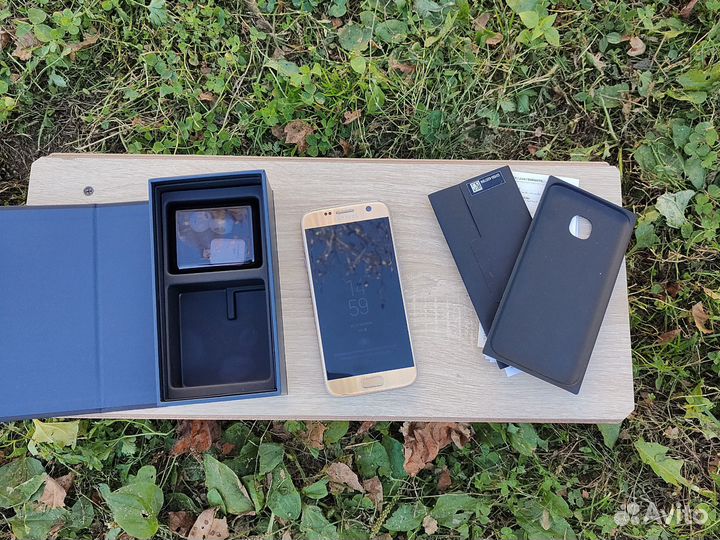 Samsung Galaxy S7, 4/32 ГБ