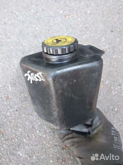 Бачок гур Chrysler Voyager 2 52006395