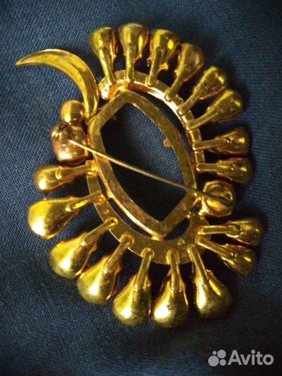 Винтажная брошь