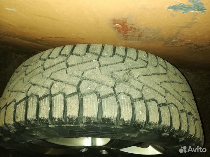 Pirelli Ice Zero 215/55 R16