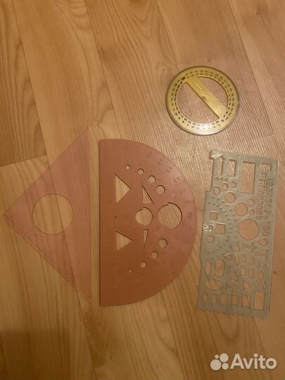 Тетради,линейки,карандаши