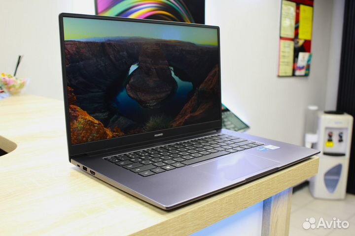 Ультрабук Huawei. Металл.корпус. Core i3-11