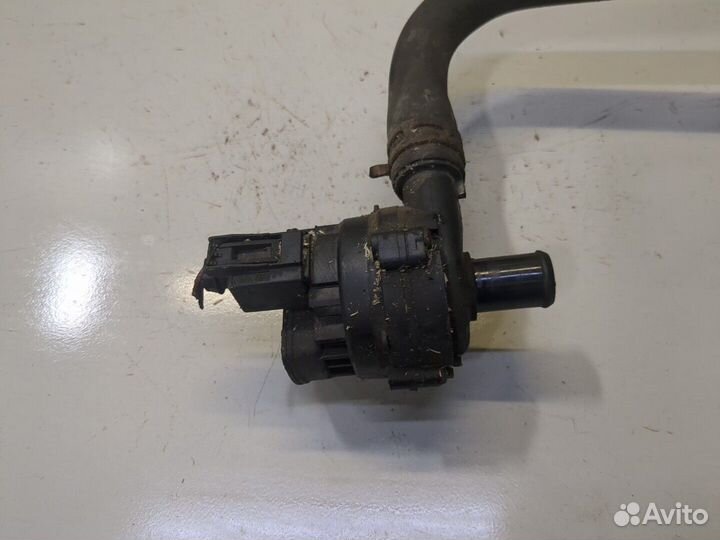 Насос водяной Opel Movano 2010, 2013