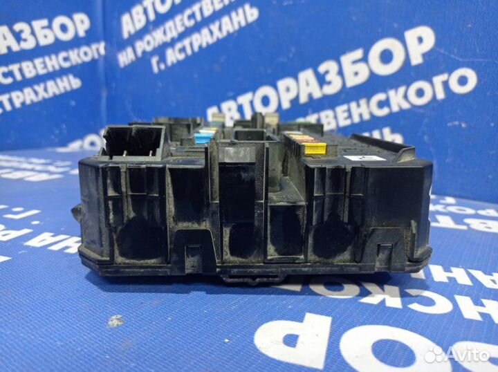 Блок предохранителей салона Opel Astra H хэтчбек