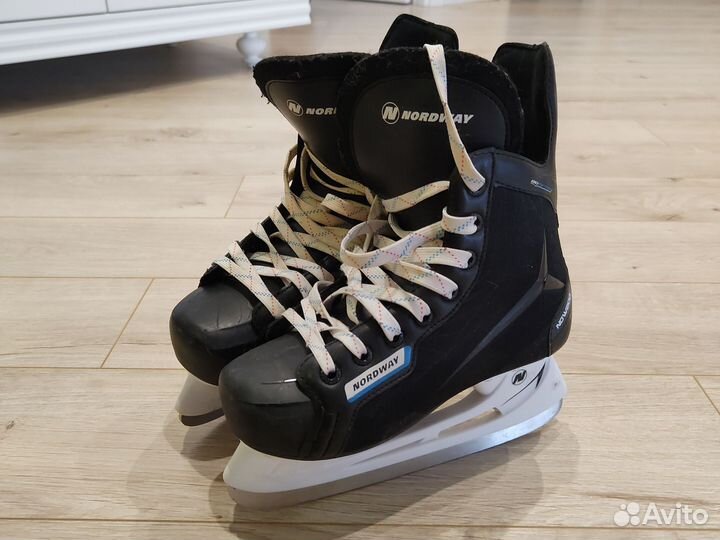 Коньки хоккейные