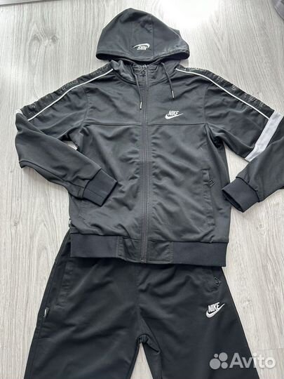 Спортивный костюм для мальчика Nike 146 см