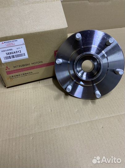 Ступица переднего колеса в сборе mitsubishi