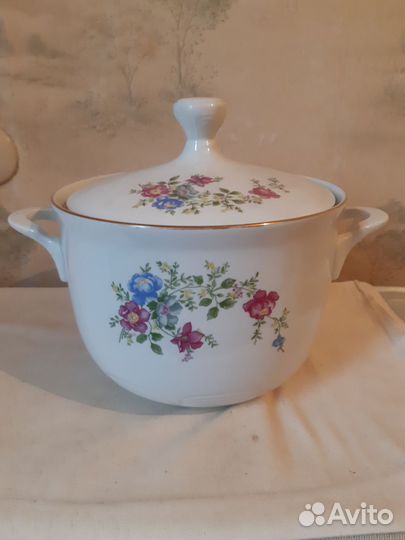 Кастрюля новая