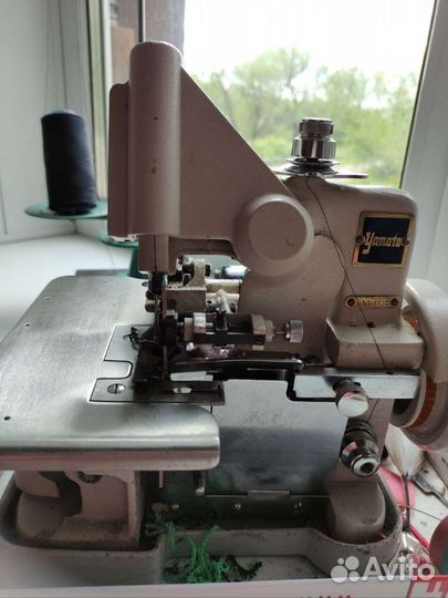 Оверлок бытовой