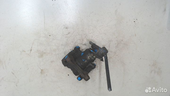 Суппорт правый задний Nissan Almera N16